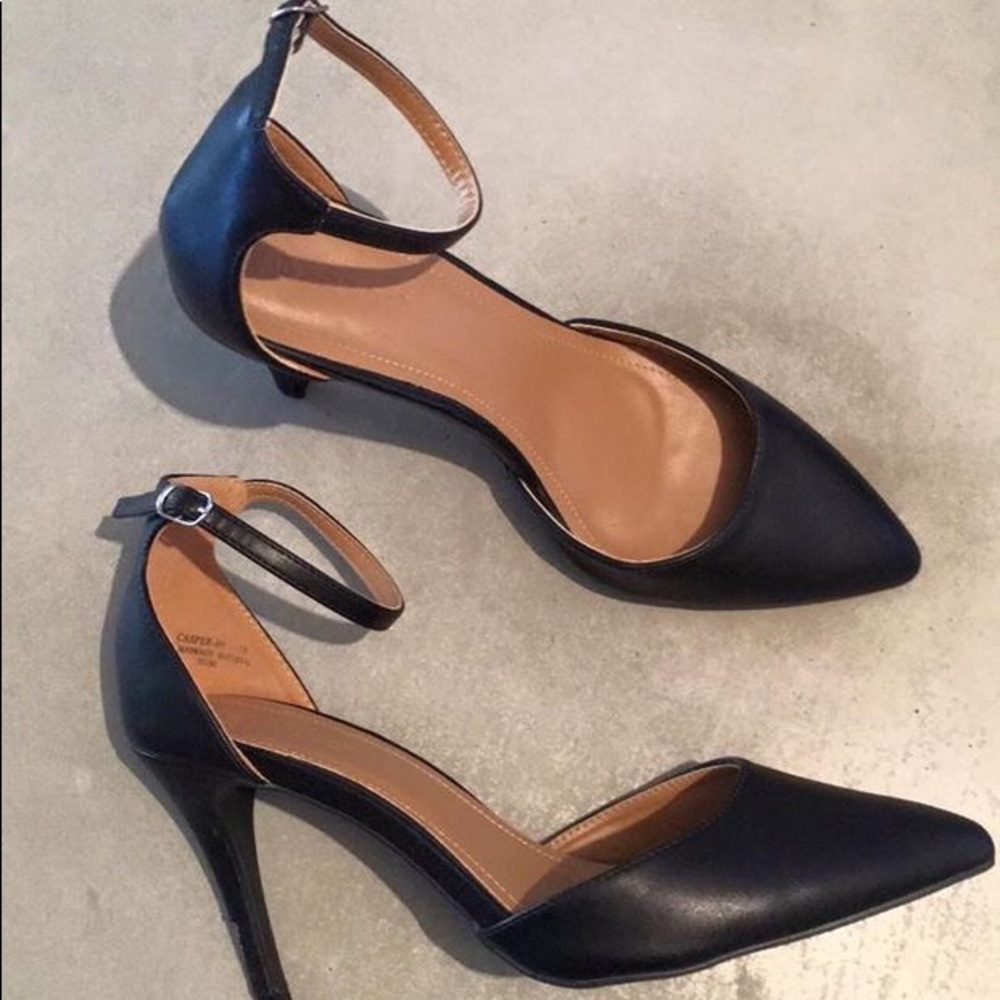 BAMBOO // Black single strap heel